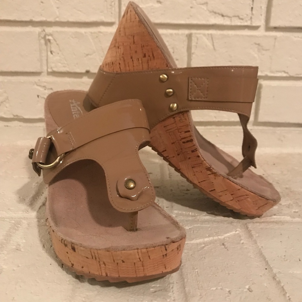 Antelope Slip on Thong Sandal Wedge-Size 38
